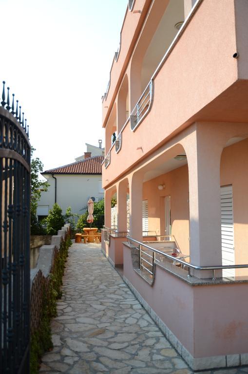 Apartments Bozic Novi Vinodolski Eksteriør bilde
